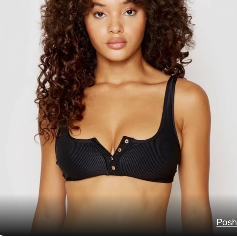 Frankie’s bikini Alana top and Enzo bottom